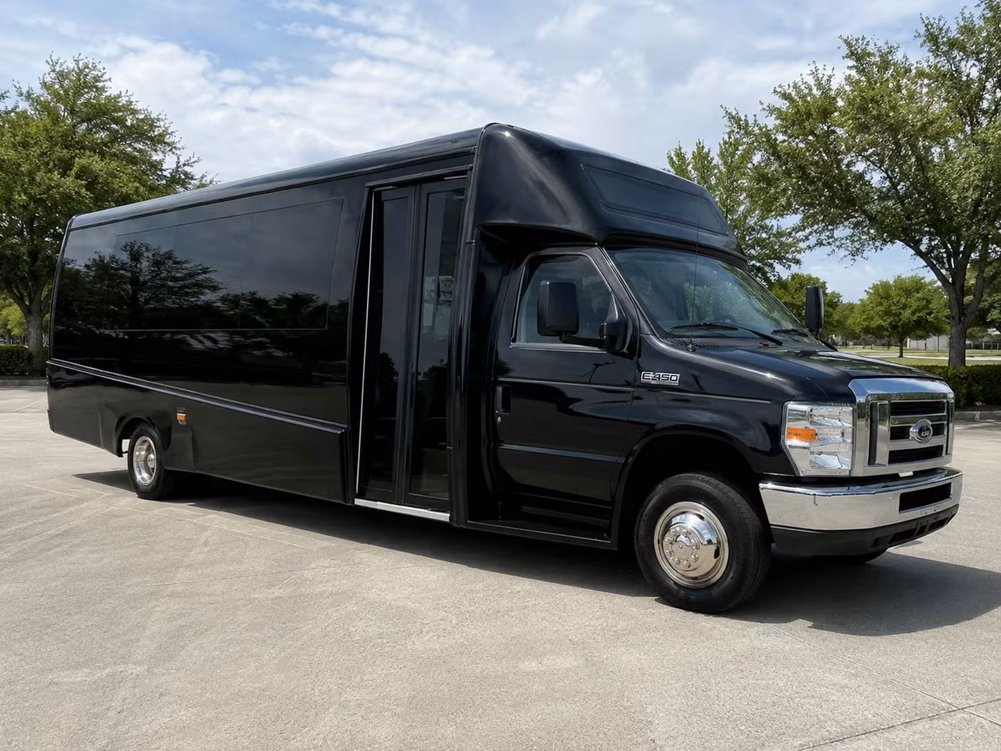 a minibus is perfect for smaller norwalk classroom trips to the cerritos library
